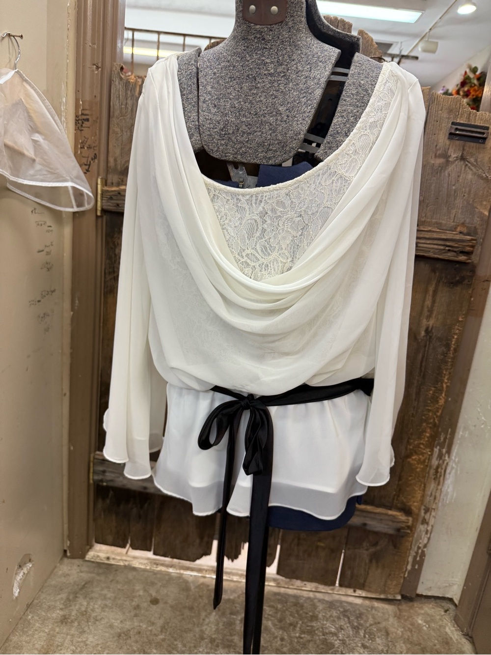 Source Unknown Cream Lace-Front Draped Blouse with Black Sash